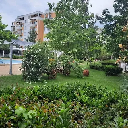 In Sunny Beach, Complex Sun Village, 80 Qm, 2 Bedrooms & Living Near To The Beach, Swimming Pool, Garden Hotel apartamentowy Słoneczny Brzeg