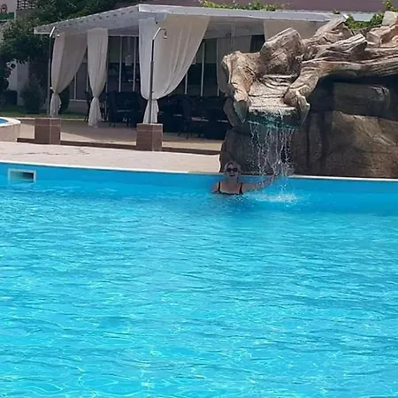 公寓式酒店 In Sunny Beach, Complex Sun Village, 80 Qm, 2 Bedrooms & Living Near To The Beach, Swimming Pool, Garden