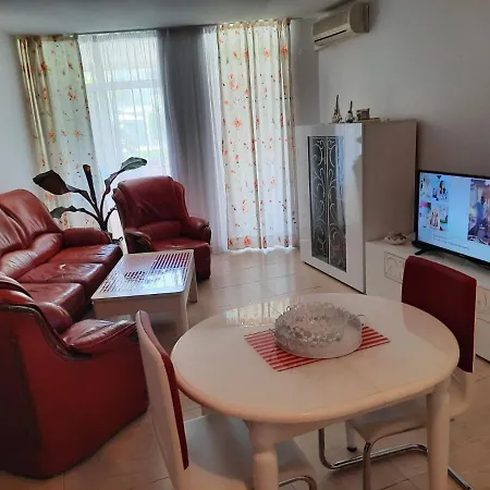 In Sunny Beach, Complex Sun Village, 80 Qm, 2 Bedrooms & Living Near To The Beach, Swimming Pool, Garden * 阳光海滩
