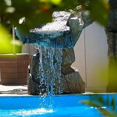 公寓式酒店 In Sunny Beach, Complex Sun Village, 80 Qm, 2 Bedrooms & Living Near To The Beach, Swimming Pool, Garden