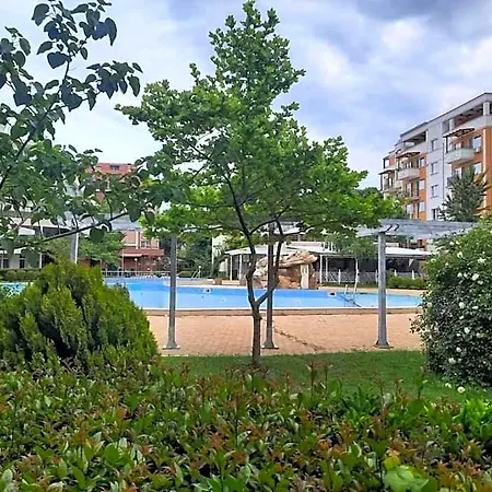 In Sunny Beach, Complex Sun Village, 80 Qm, 2 Bedrooms & Living Near To The Beach, Swimming Pool, Garden 公寓式酒店 阳光海滩