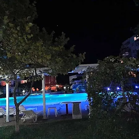 公寓式酒店 In Sunny Beach, Complex Sun Village, 80 Qm, 2 Bedrooms & Living Near To The Beach, Swimming Pool, Garden 阳光海滩