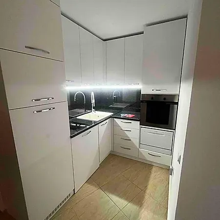 In Sunny Beach, Complex Sun Village, 80 Qm, 2 Bedrooms & Living Near To The Beach, Swimming Pool, Garden 公寓式酒店 阳光海滩