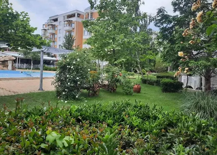 Sun Village Retreat: Spacious With Pool Access Aparthotel Sunny Beach