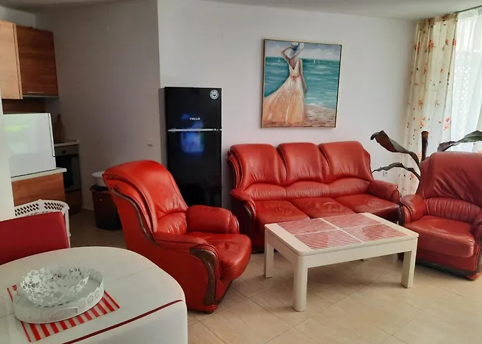 In Sunny Beach, Complex Sun Village, 80 Qm, 2 Bedrooms & Living Near To The Beach, Swimming Pool, Garden סאני ביץ'
